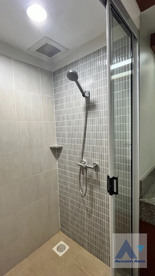 13  2 br Condominium For Rent in Sathorn ,Bangkok MRT Khlong Toei at Yen Akard Garden AA36528