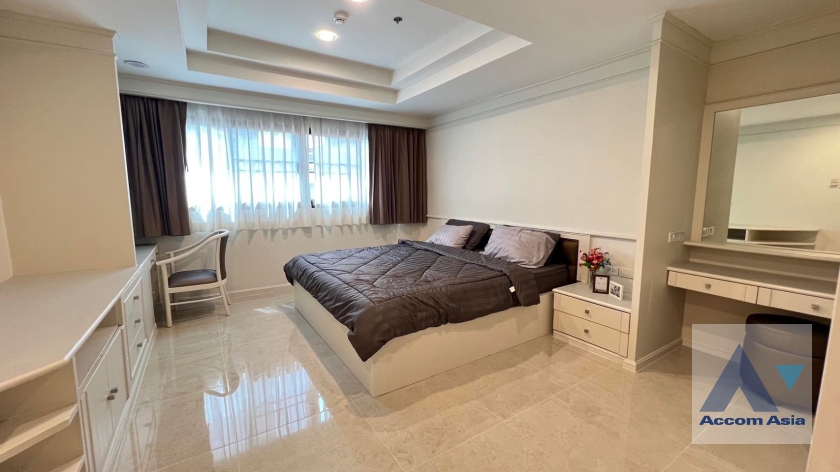 6  3 br Apartment For Rent in Sukhumvit ,Bangkok BTS Phrom Phong at Low-rise apartment, Walk 400m to BTS AA36534