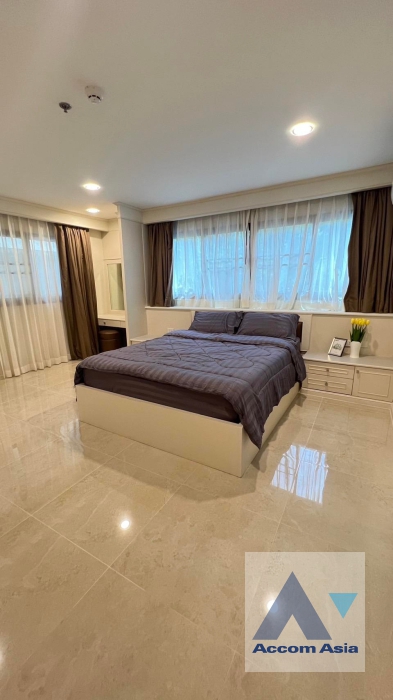 7  3 br Apartment For Rent in Sukhumvit ,Bangkok BTS Phrom Phong at Low-rise apartment, Walk 400m to BTS AA36534