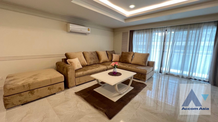  2  3 br Apartment For Rent in Sukhumvit ,Bangkok BTS Phrom Phong at Low-rise apartment, Walk 400m to BTS AA36534