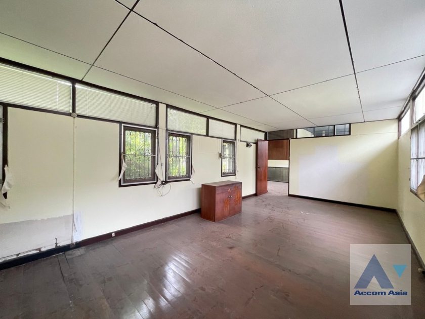 8  House For Rent in Sukhumvit ,Bangkok BTS Ekkamai AA36548