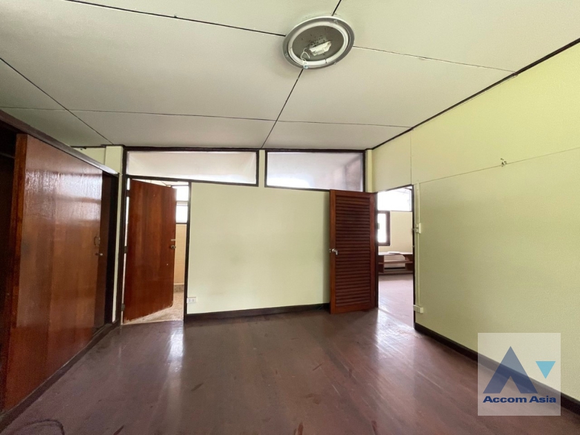 12  House For Rent in Sukhumvit ,Bangkok BTS Ekkamai AA36548