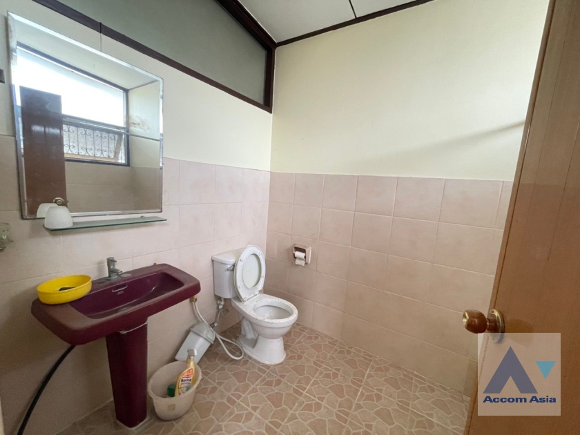 36  House For Rent in Sukhumvit ,Bangkok BTS Ekkamai AA36548