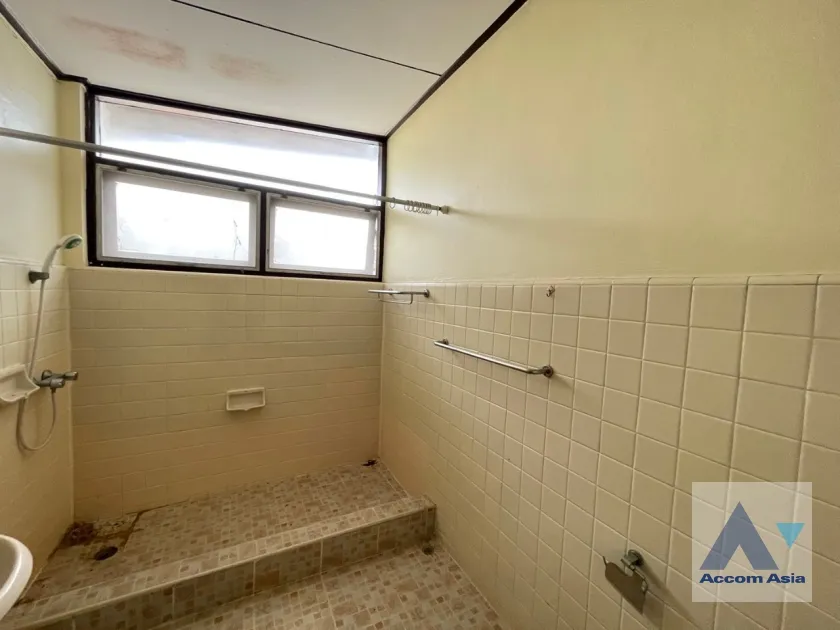 35  House For Rent in Sukhumvit ,Bangkok BTS Ekkamai AA36548