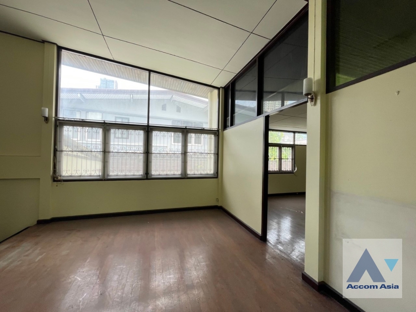 25  House For Rent in Sukhumvit ,Bangkok BTS Ekkamai AA36548