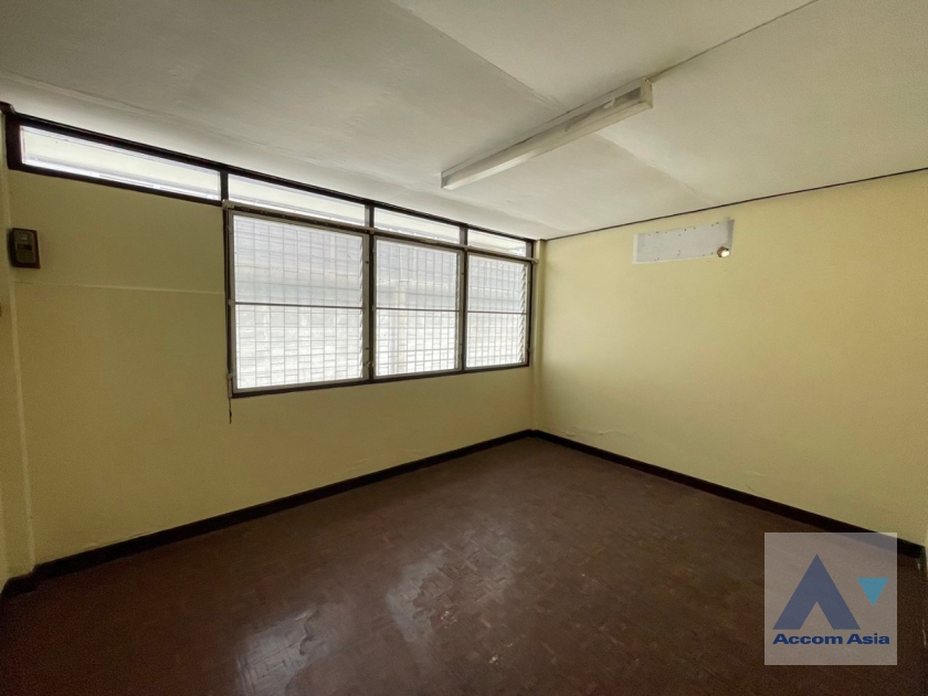 27  House For Rent in Sukhumvit ,Bangkok BTS Ekkamai AA36548