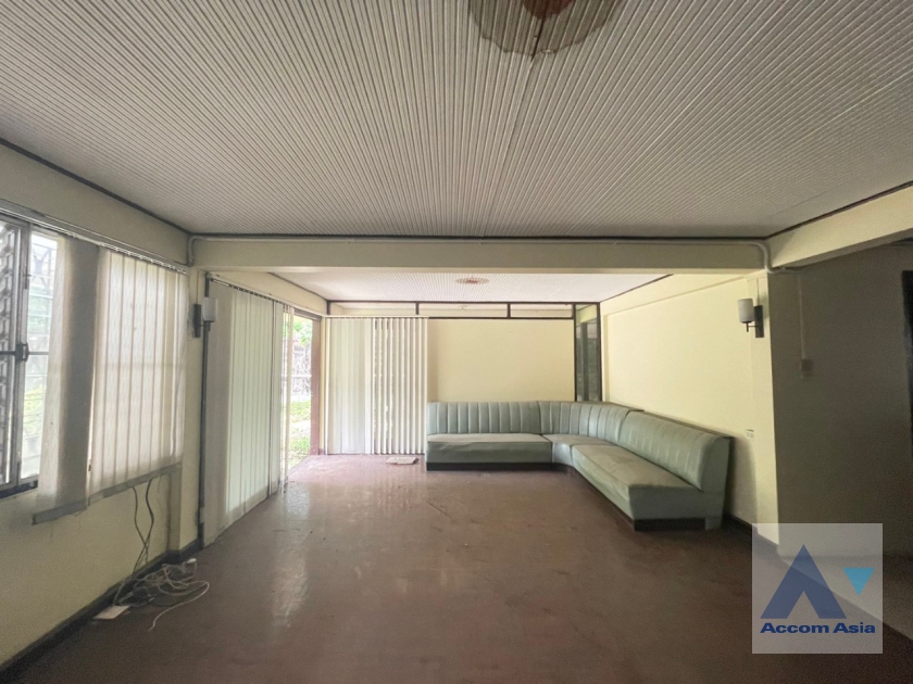 33  House For Rent in Sukhumvit ,Bangkok BTS Ekkamai AA36548