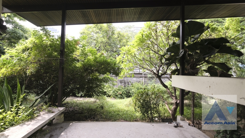 38  House For Rent in Sukhumvit ,Bangkok BTS Ekkamai AA36548