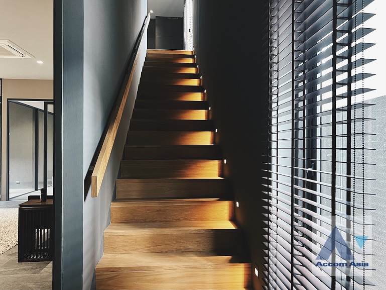 10  4 br House for rent and sale in Pattanakarn ,Bangkok ARL Ramkhamhaeng AA36555