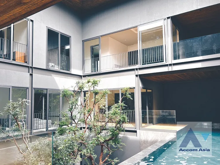 unitPrivate Swimming Pool, Pet friendly |  4 Bedrooms  House For Rent & Sale in Pattanakarn, Bangkok  near ARL Ramkhamhaeng (AA36555)