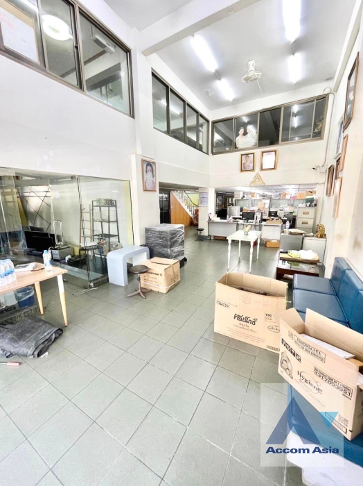  1  6 br Building For Sale in Charoen Nakhon ,Bangkok BTS Krung Thon Buri AA36566