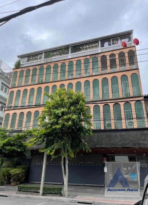  2  6 br Building For Sale in Charoen Nakhon ,Bangkok BTS Krung Thon Buri AA36566