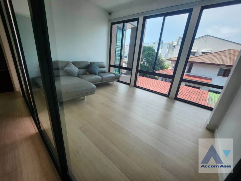 6  7 br House For Rent in Phaholyothin ,Bangkok BTS Saphan-Kwai AA36570