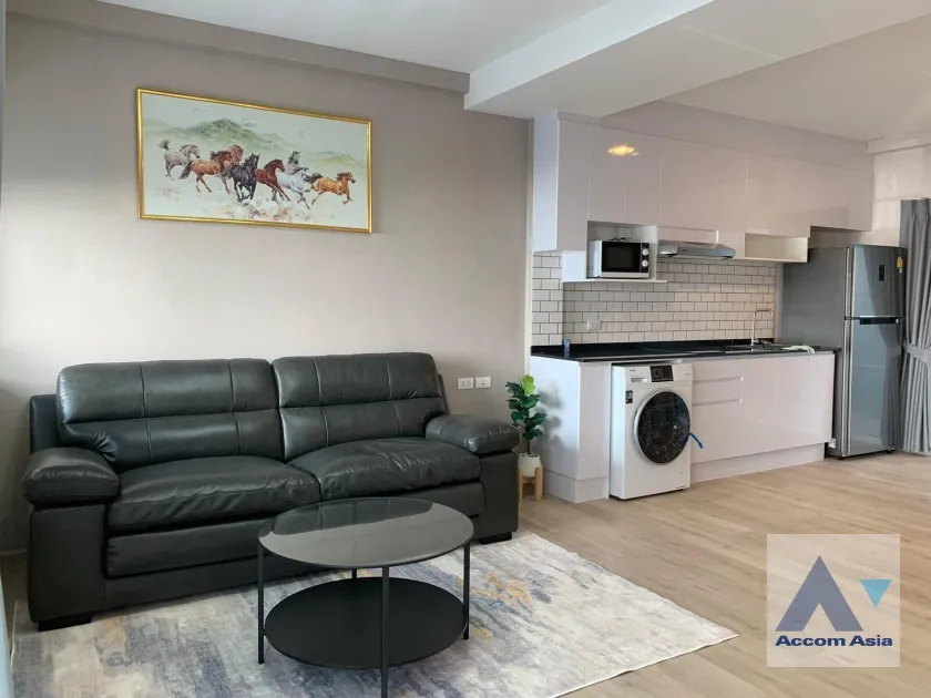 unit 2 Bedrooms  Townhouse For Rent in Pattanakarn, Bangkok  near BTS Udomsuk (AA36571)