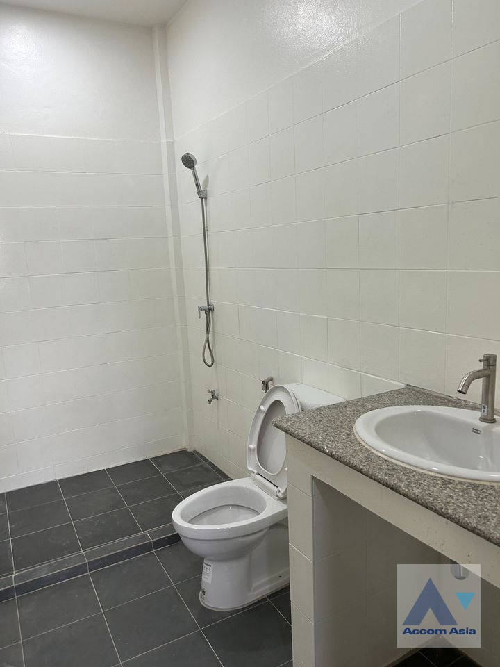 11  4 br Townhouse for rent and sale in Sukhumvit ,Bangkok BTS On Nut AA36575