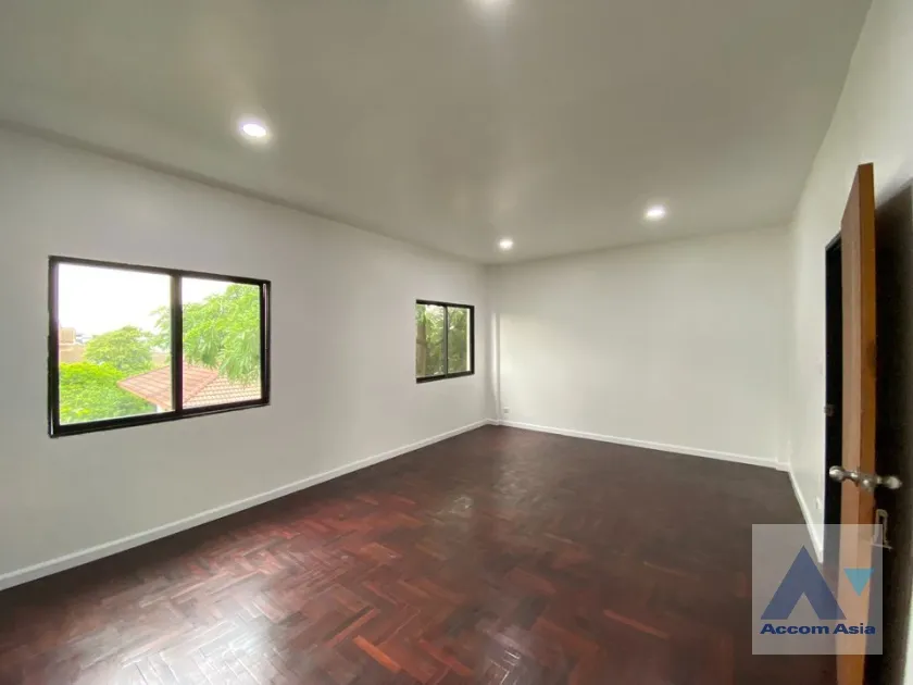  1  4 br Townhouse for rent and sale in Sukhumvit ,Bangkok BTS On Nut AA36575