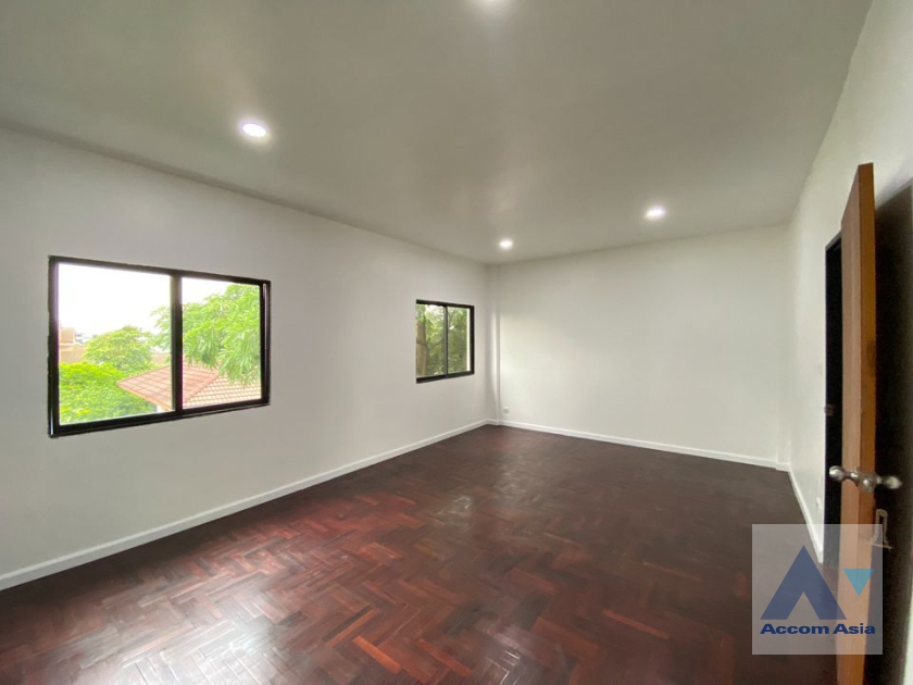 5  4 br Townhouse for rent and sale in Sukhumvit ,Bangkok BTS On Nut AA36575
