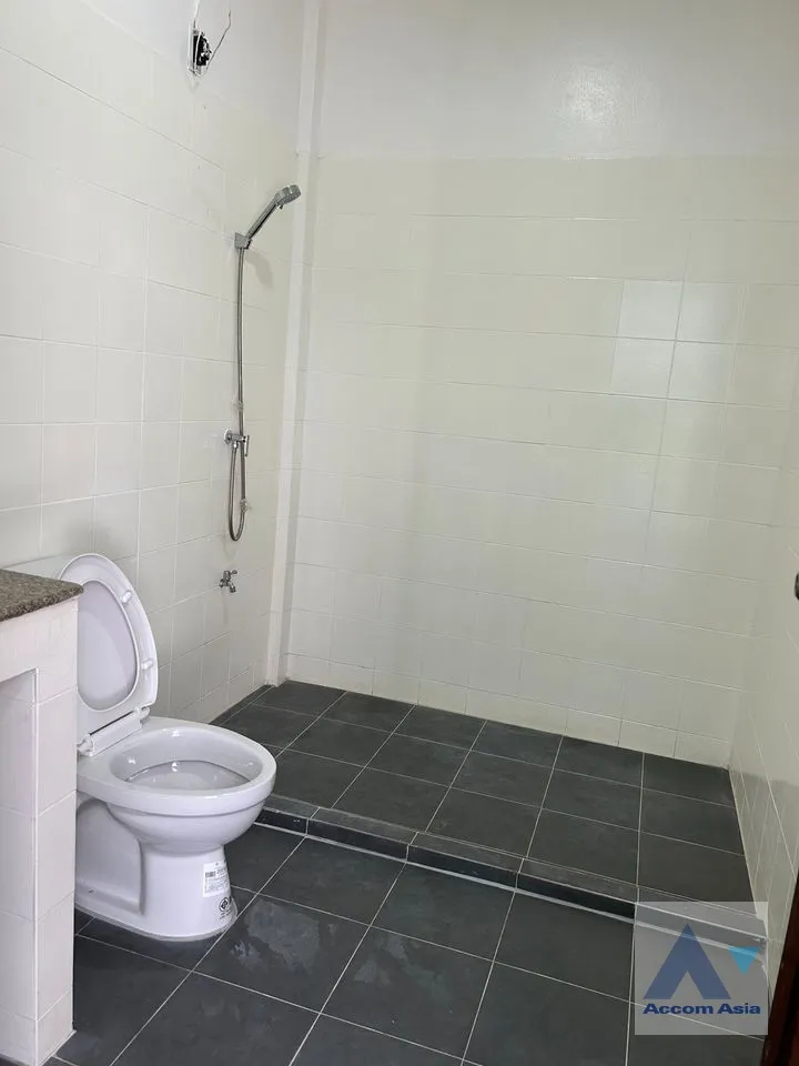 10  4 br Townhouse for rent and sale in Sukhumvit ,Bangkok BTS On Nut AA36575