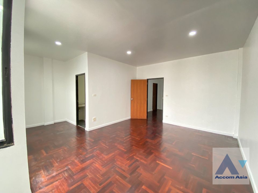 4  4 br Townhouse for rent and sale in Sukhumvit ,Bangkok BTS On Nut AA36575