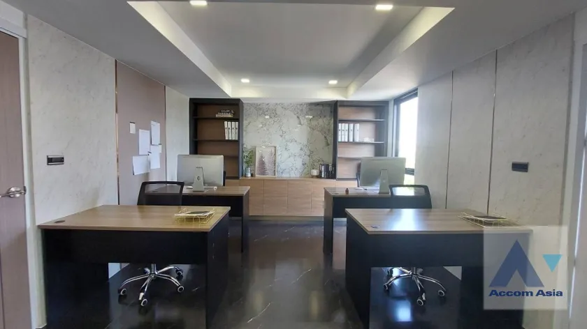 unit 2 Bedrooms  Townhouse For Sale in Petchkasem, Bangkok  (AA36588)