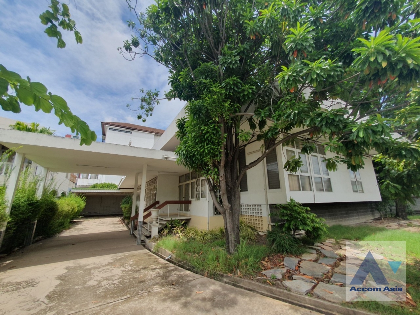  1  2 br House for rent and sale in Pattanakarn ,Bangkok ARL Ramkhamhaeng AA36622
