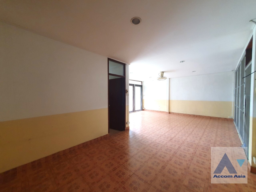 23  2 br House for rent and sale in Pattanakarn ,Bangkok ARL Ramkhamhaeng AA36622