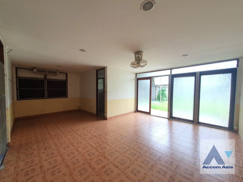 24  2 br House for rent and sale in Pattanakarn ,Bangkok ARL Ramkhamhaeng AA36622