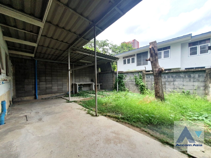 12  2 br House for rent and sale in Pattanakarn ,Bangkok ARL Ramkhamhaeng AA36622