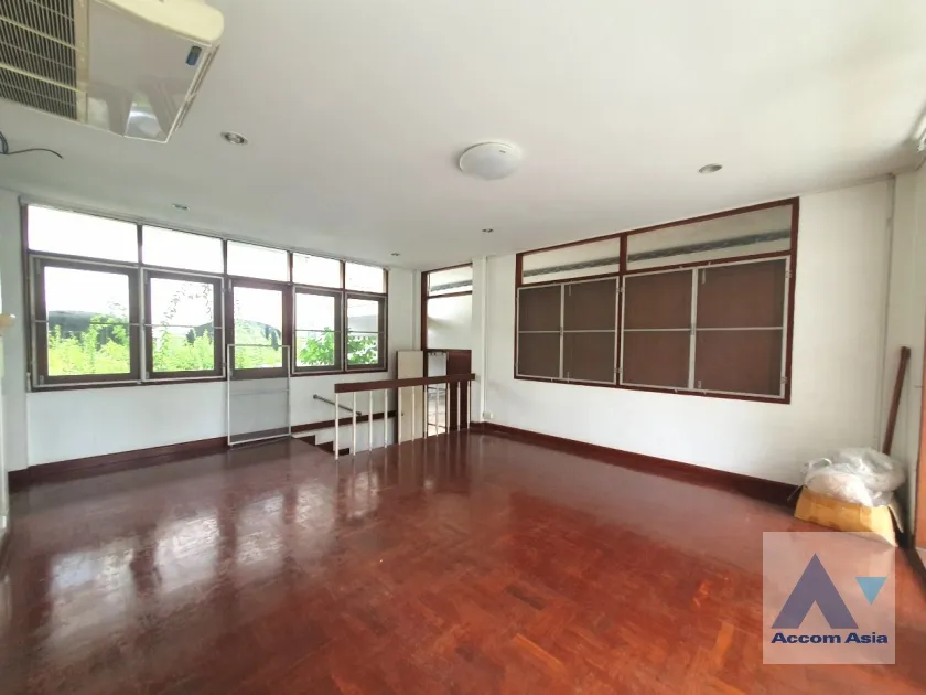 28  2 br House for rent and sale in Pattanakarn ,Bangkok ARL Ramkhamhaeng AA36622