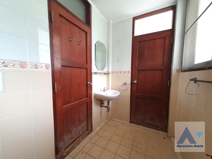 43  2 br House for rent and sale in Pattanakarn ,Bangkok ARL Ramkhamhaeng AA36622