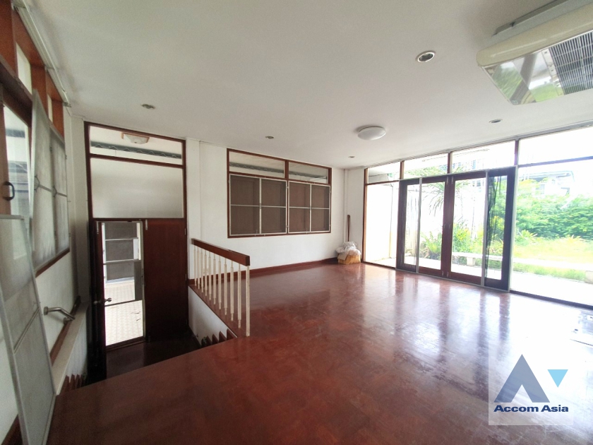 29  2 br House for rent and sale in Pattanakarn ,Bangkok ARL Ramkhamhaeng AA36622