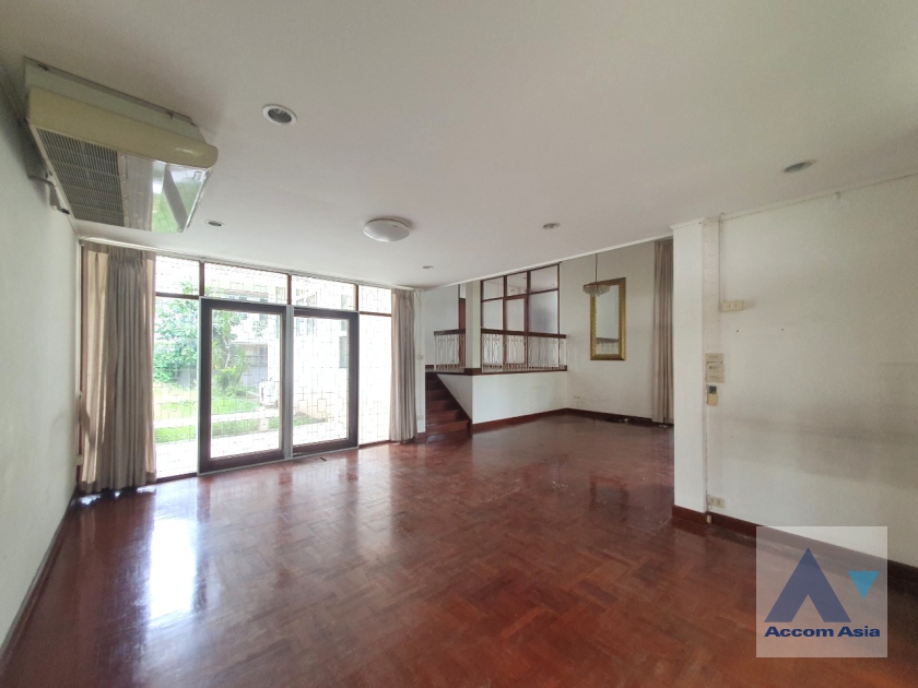 17  2 br House for rent and sale in Pattanakarn ,Bangkok ARL Ramkhamhaeng AA36622