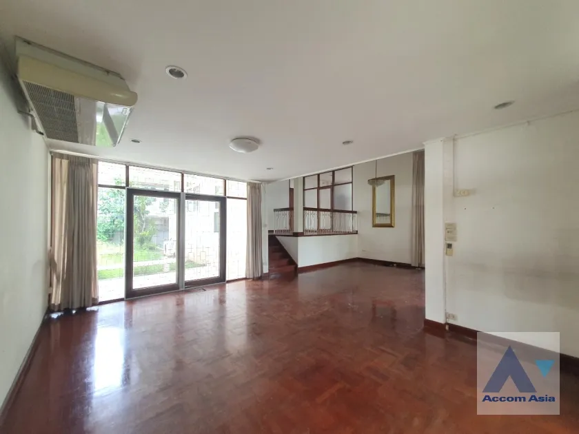 17  2 br House for rent and sale in Pattanakarn ,Bangkok ARL Ramkhamhaeng AA36622