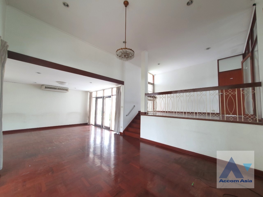 16  2 br House for rent and sale in Pattanakarn ,Bangkok ARL Ramkhamhaeng AA36622