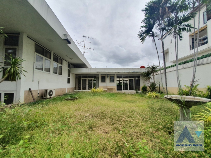 9  2 br House for rent and sale in Pattanakarn ,Bangkok ARL Ramkhamhaeng AA36622