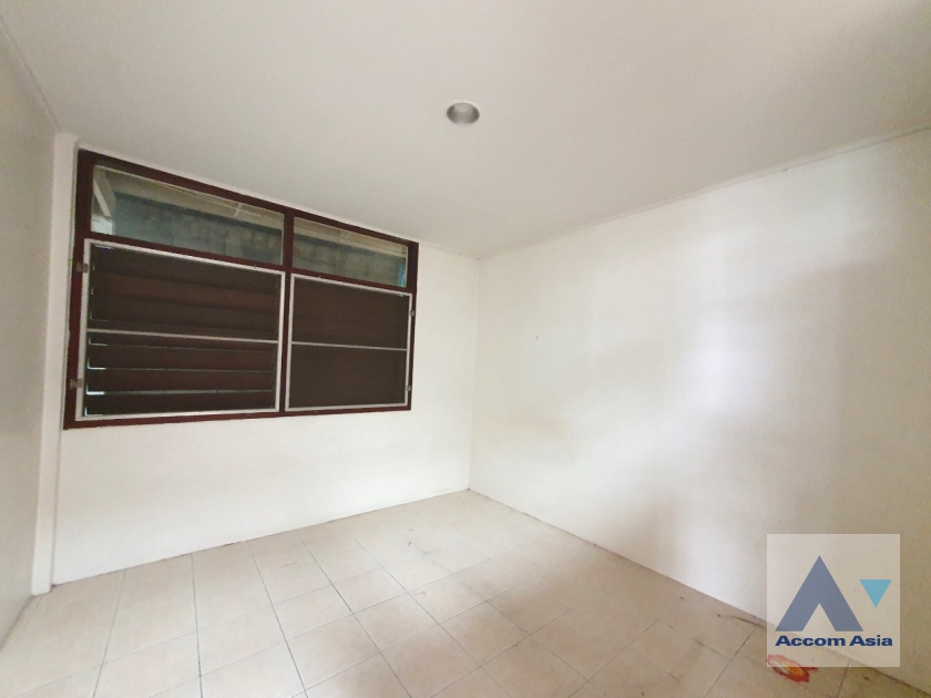 38  2 br House for rent and sale in Pattanakarn ,Bangkok ARL Ramkhamhaeng AA36622