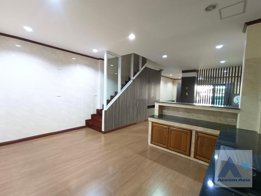 8  4 br Townhouse for rent and sale in Rama 3 ,Bangkok  AA36635