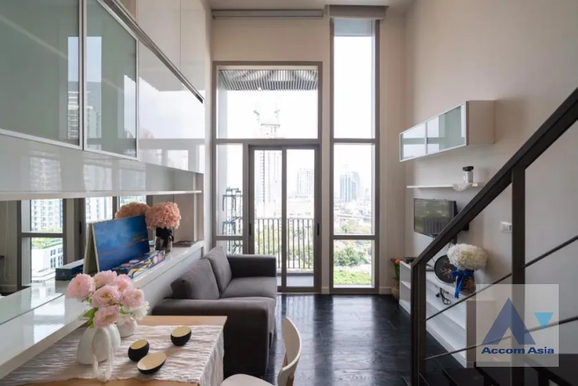 Duplex Condo, Pet friendly |  Ideo Morph Condominium Condominium  1 Bedroom for Rent BTS Thong Lo in Sukhumvit Bangkok
