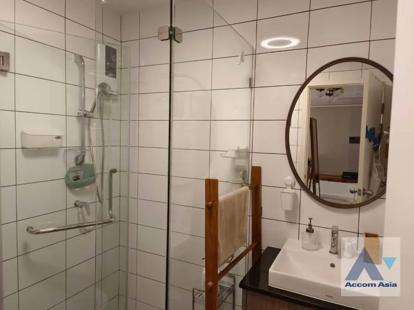 6  1 br Condominium For Sale in Ratchadaphisek ,Bangkok MRT Huai Khwang at Chapter One Eco Ratchada-Huaikwang AA36674