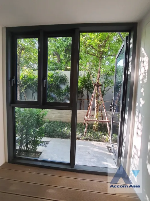 5  1 br Condominium for rent and sale in Sukhumvit ,Bangkok BTS Ekkamai at Taka Haus AA36675