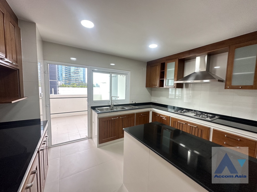 4  3 br Apartment For Rent in Sukhumvit ,Bangkok BTS Asok - MRT Sukhumvit at Family-Friendly 360 SQ.M. Residence Near Terminal 21 AA36684