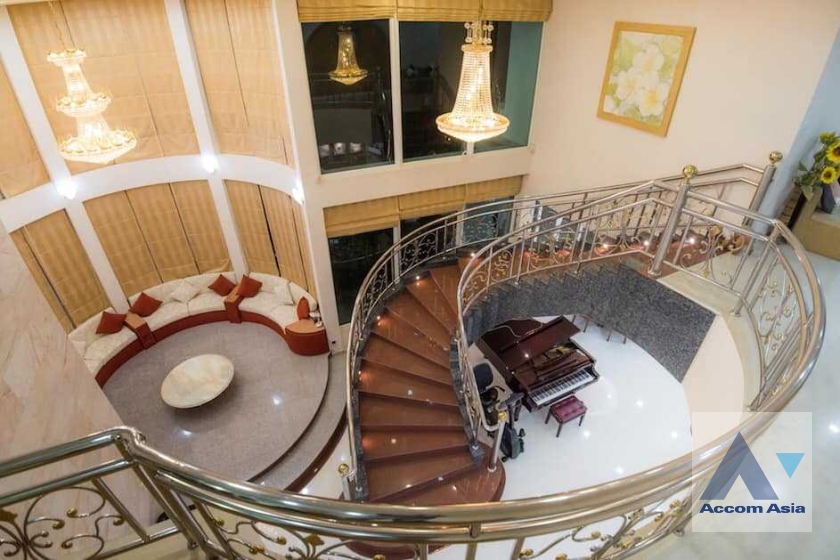 8  5 br House For Sale in Lat Phrao ,Bangkok BTS Asok AA36694