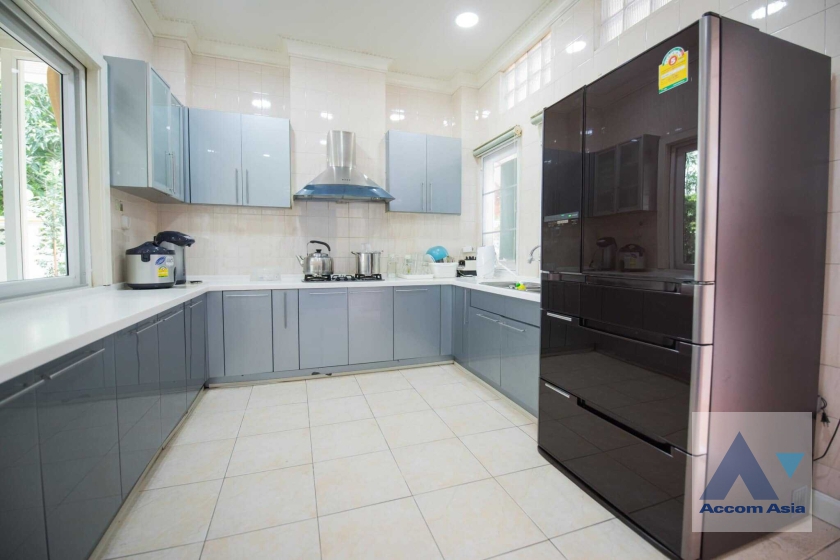 5  5 br House For Sale in Lat Phrao ,Bangkok BTS Asok AA36694