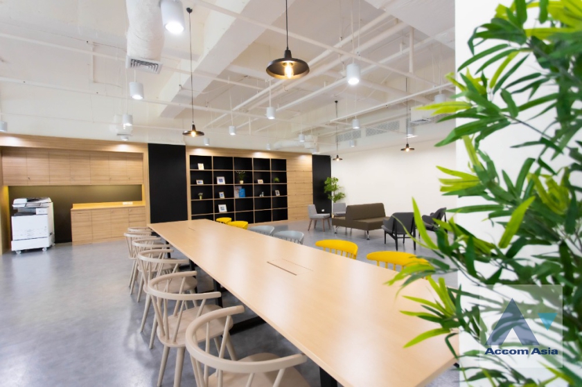 5  Office Space For Rent in Sukhumvit ,Bangkok MRT Sukhumvit - BTS Asok at Sermmit Tower AA36709