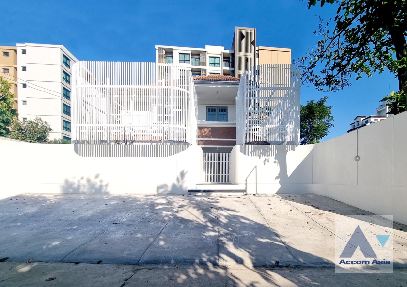  2  4 br House For Rent in Phaholyothin ,Bangkok  AA36725