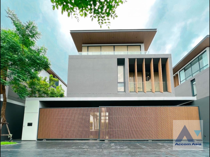  2  5 br House For Sale in Ratchadaphisek ,Bangkok MRT Phetchaburi at House AA36726