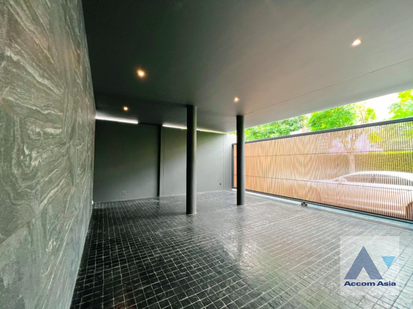 15  5 br House For Sale in Ratchadaphisek ,Bangkok MRT Phetchaburi at House AA36726