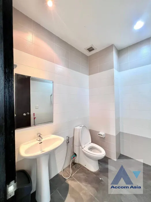 10  2 br Condominium For Rent in Sukhumvit ,Bangkok MRT Sukhumvit - BTS Asok at CitiSmart Sukhumvit 18 AA36742