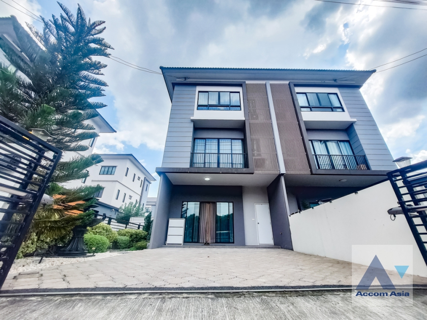  1  3 br Townhouse For Rent in Ratchadaphisek ,Bangkok MRT Sutthisan at The Connect UP 3 AA36747