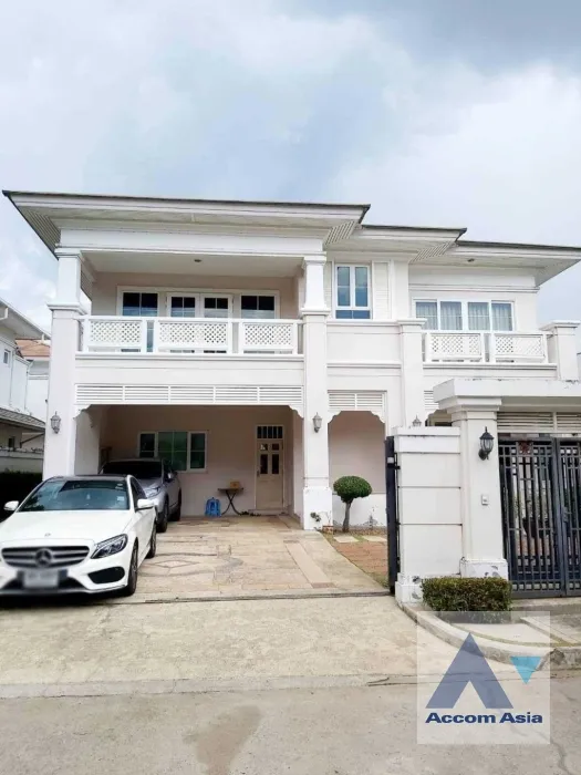 unit 4 Bedrooms  House For Sale in Dusit, Bangkok  (AA36783)